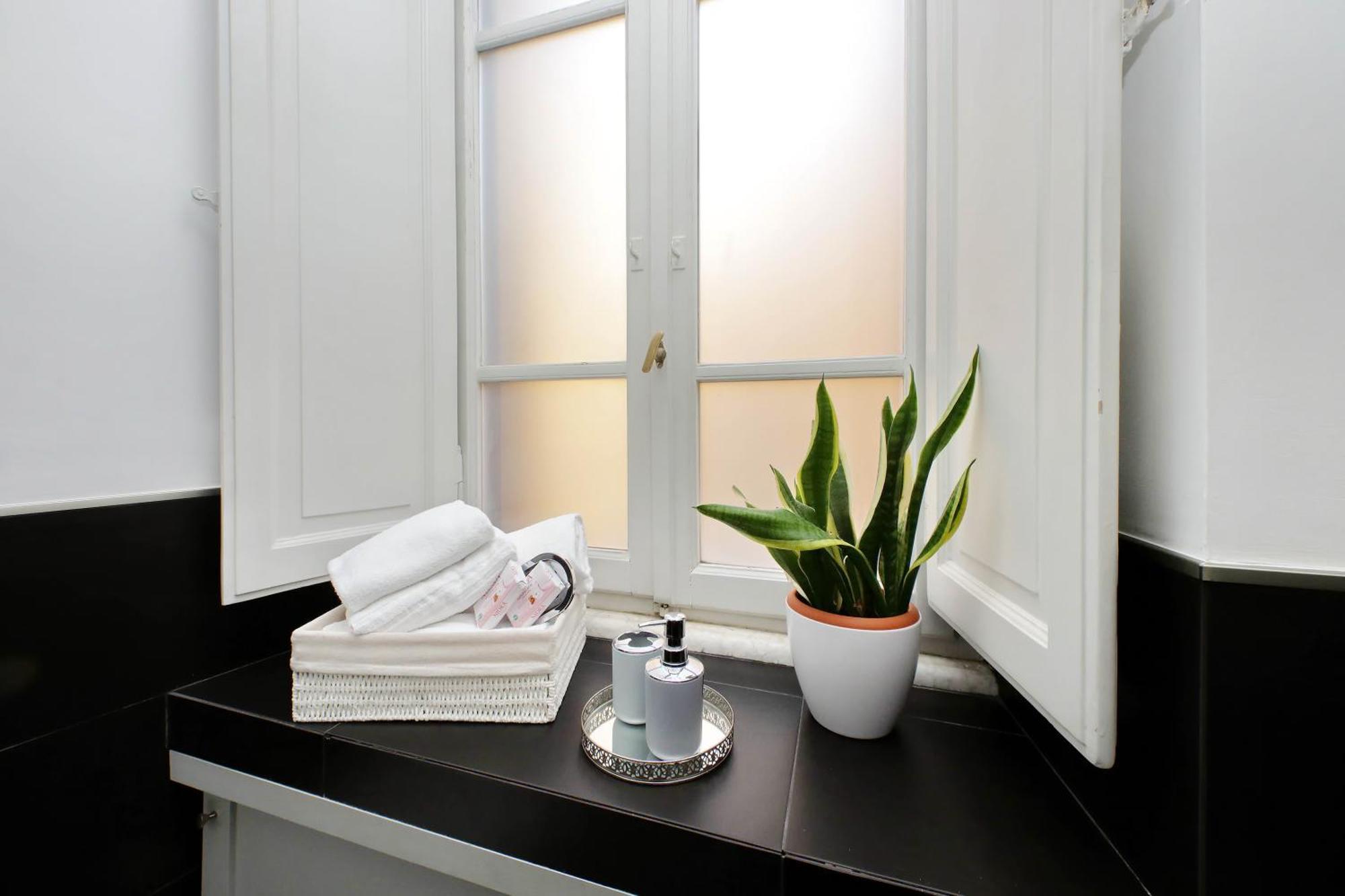 Luxury Apartment Vaticano-S'Peter Basilica - Netflix Wifi - Aircond Rome Exterior photo